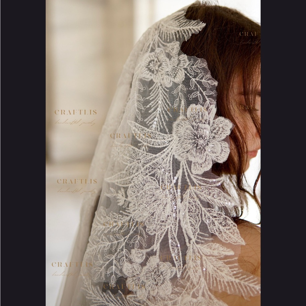 Craft White Floral Lace Bridal Mantilla Veil